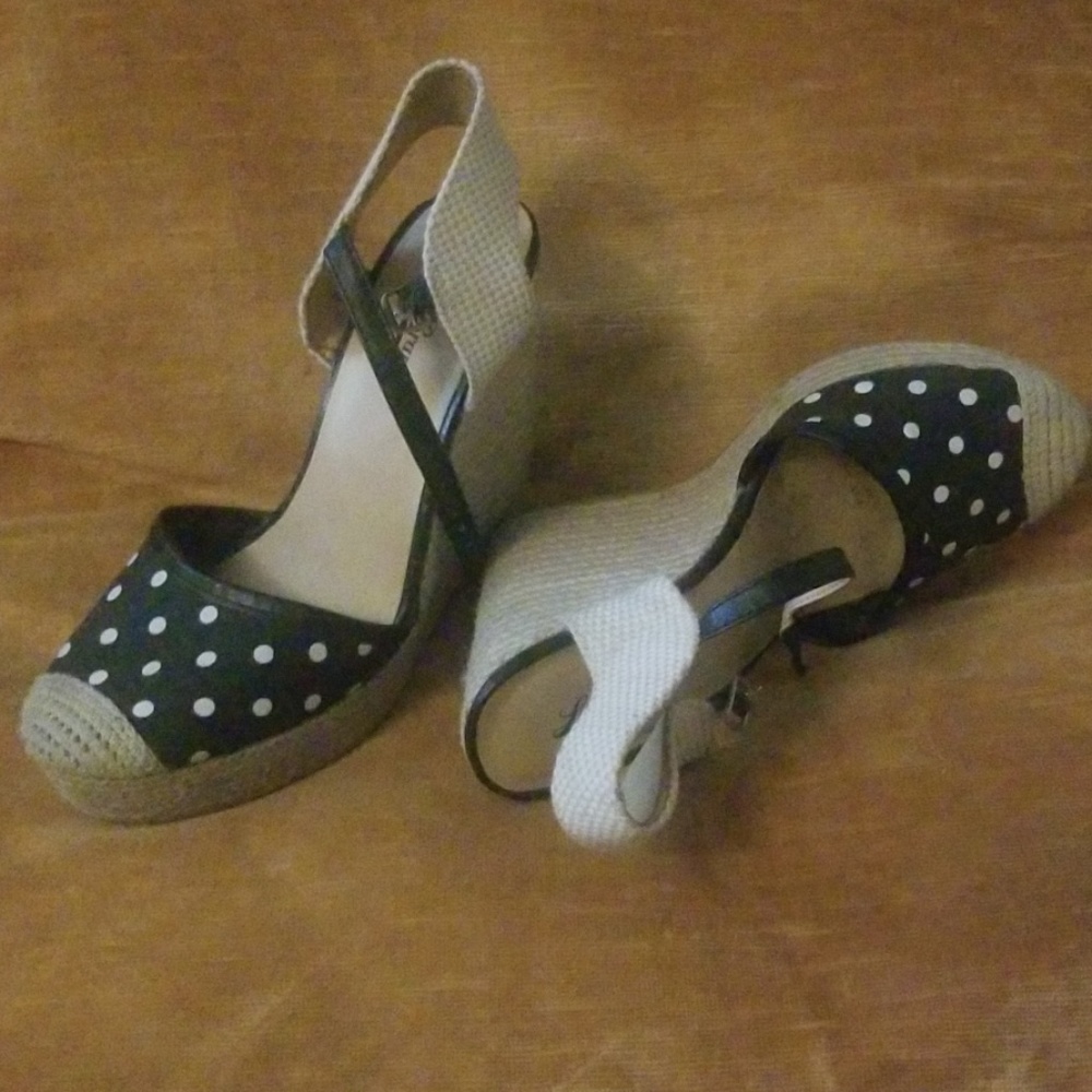 Shoes. Womens.